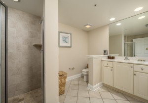 southbeach503-23-bath-2.jpg