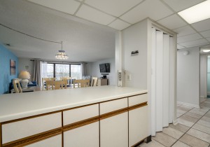 waves204-11-kitchen.jpg