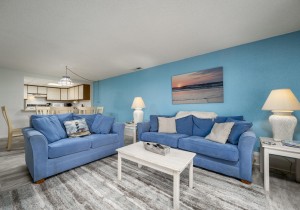 waves204-13-living-area.jpg