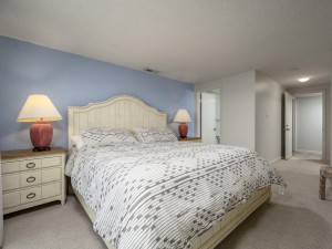 waves204-15-primary-bedroom.jpg