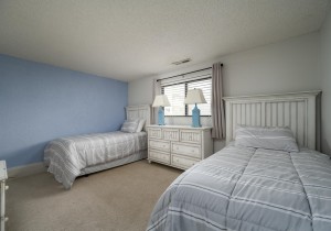 waves204-18-bedroom-2.jpg