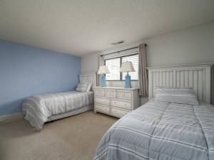 waves204-18-bedroom-2.jpg