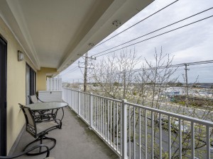 waves204-4-balcony.jpg