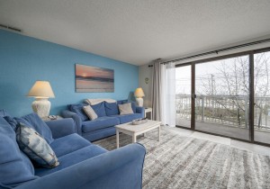 waves204-6-living-area.jpg