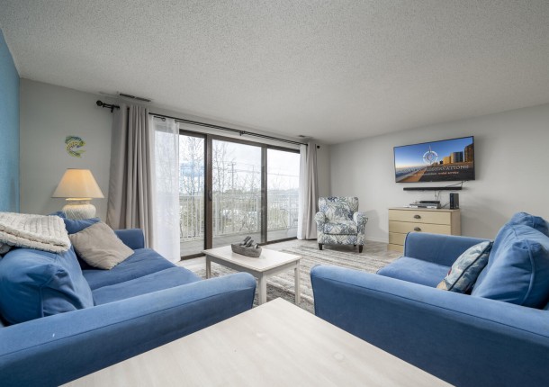 waves204-7-living-area.jpg