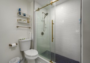 raffles343-16-bath.jpg