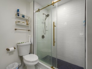 raffles343-16-bath.jpg