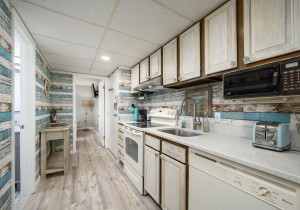 decaturhouse201-12-kitchen.jpg