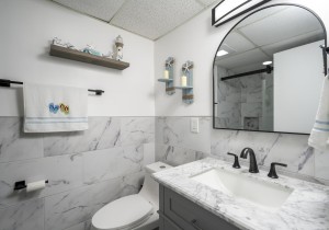 decaturhouse201-17-bath.jpg