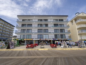 decaturhouse201-3-exterior-beach-side.jpg