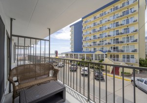 decaturhouse201-4-balcony-and-view.jpg