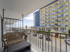 decaturhouse201-4-balcony-and-view.jpg