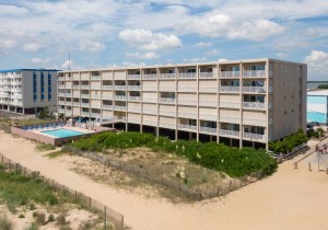 beachmark-22-pool.jpg