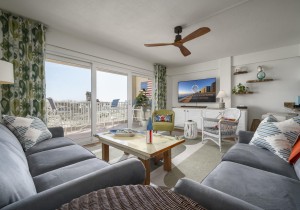 beachmark1j-11-living-area.jpg