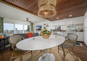 beachmark1j-13-dining.jpg