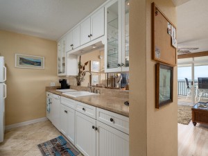 pyramid9h-11-kitchen.jpg