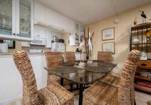 pyramid9h-14-dining-area.jpg