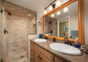pyramid9h-24-primary-bath.jpg