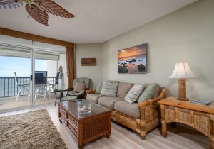 pyramid9h-9-living-area.jpg