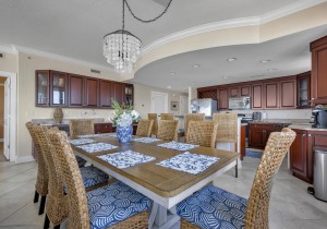 southbeach401-15-dining.jpg
