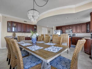 southbeach401-15-dining.jpg