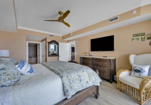 southbeach401-19-primary-bedroom.jpg