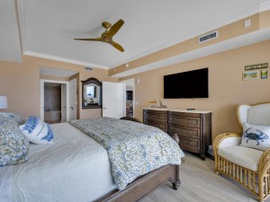 southbeach401-19-primary-bedroom.jpg