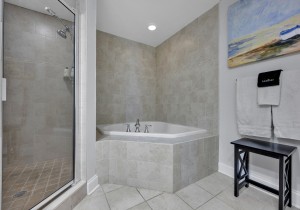 southbeach401-21-primary-bath.jpg
