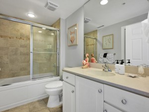 southbeach401-24-bath-4.jpg