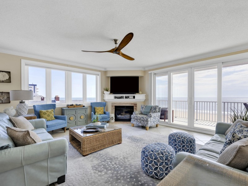 southbeach401-7-living-area.jpg