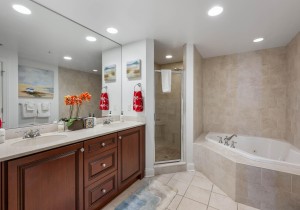southbeach402-29-primary-bath.jpg