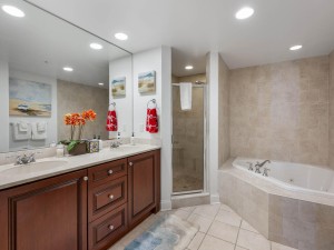 southbeach402-29-primary-bath.jpg