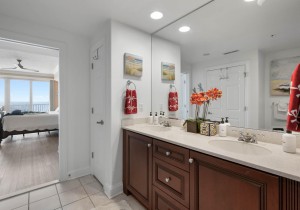southbeach402-30-primary-bath.jpg