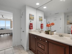 southbeach402-30-primary-bath.jpg
