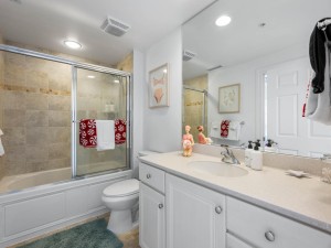 southbeach402-40-bath-4.jpg