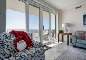 southbeach402-slider-santa-pillow-living-area.jpg