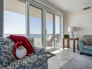 southbeach402-slider-santa-pillow-living-area.jpg