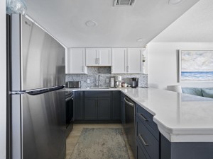 irene1406-12-kitchen.jpg