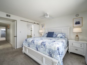 oceanclub4015-32-primary-bedroom.jpg