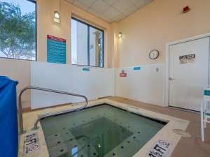 marigotbeachcr-7-hot-tub.jpg