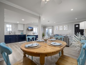 seamark309-13-dining-area.jpg