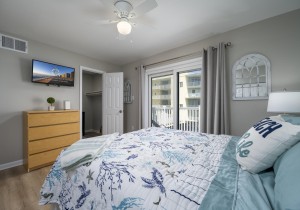 seamark309-20-primary-bedroom.jpg