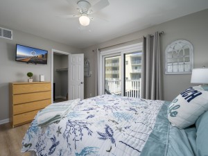 seamark309-20-primary-bedroom.jpg