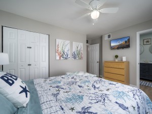 seamark309-21-primary-bedroom.jpg