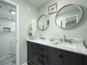 seamark309-22-primary-bath.jpg