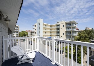 seamark309-6-balcony.jpg
