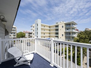 seamark309-6-balcony.jpg