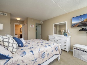 quay1803-17-primary-bedroom.jpg