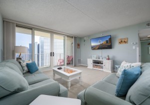 quay1803-7-living-area.jpg