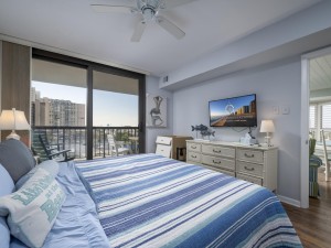 seawatch502-19-primary-bedroom.jpg